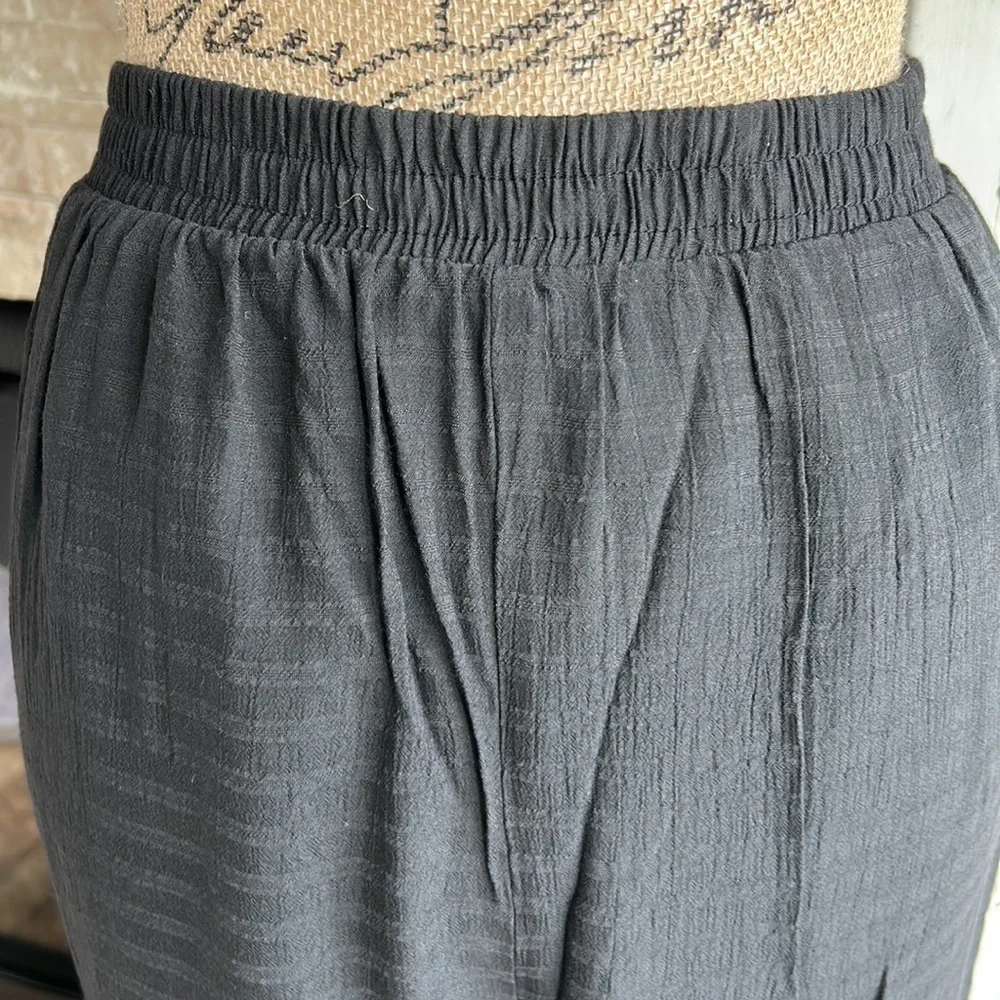 HYFVE lined black side cut out elastic waist elastic ankle flowy pant